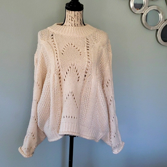 Cream Sweater medium - Picture 1 of 6